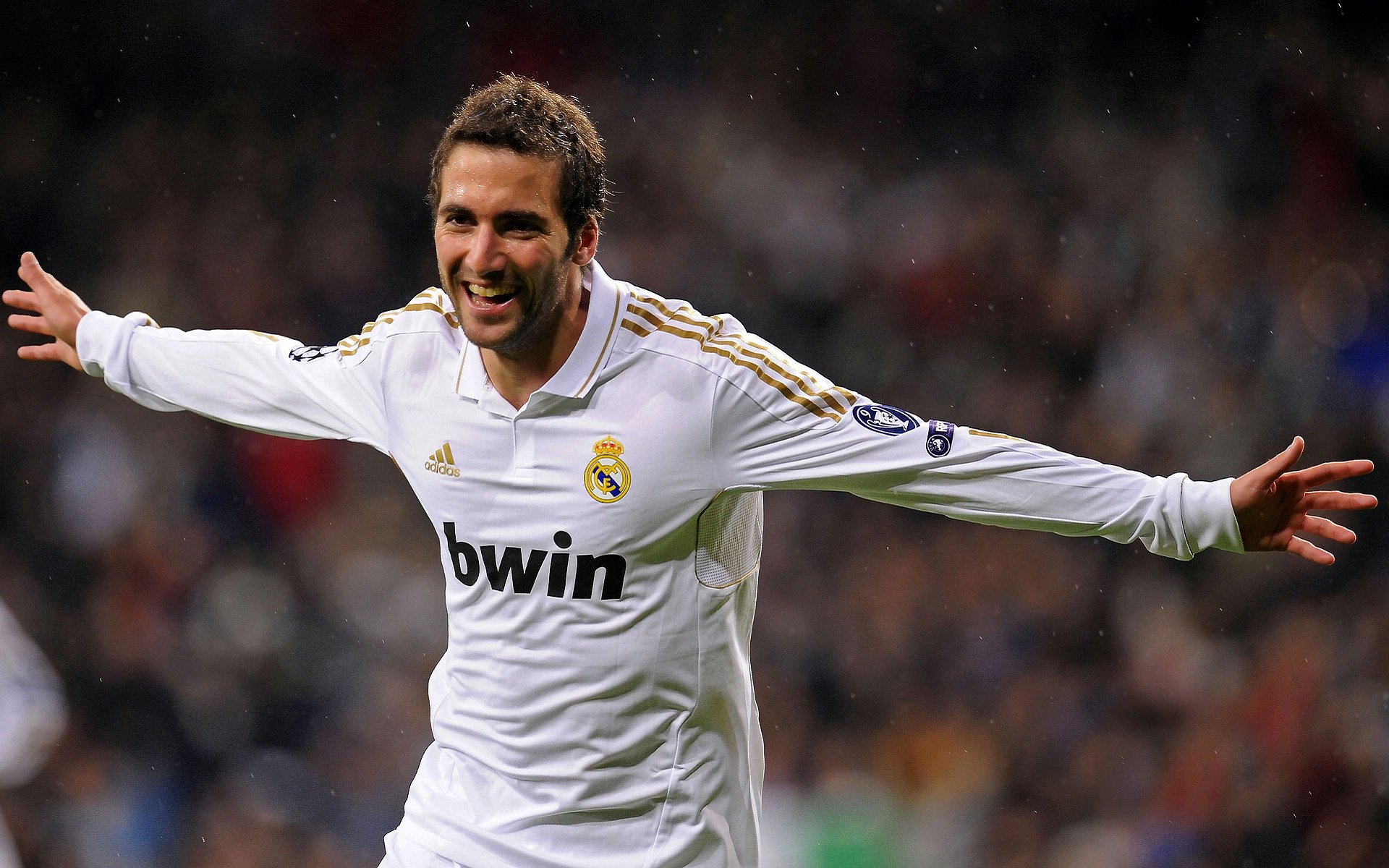 逆境中燃起希望：那些破天荒逆转成就传奇的队伍，冲破逆境